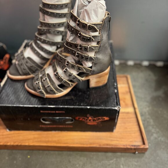 Cassandra Freebird by Steven - Picture 7 of 8